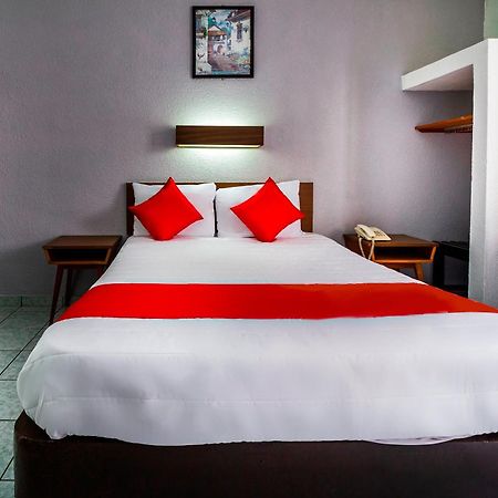 Hotel Canada, غوادالاجارا المظهر الخارجي الصورة