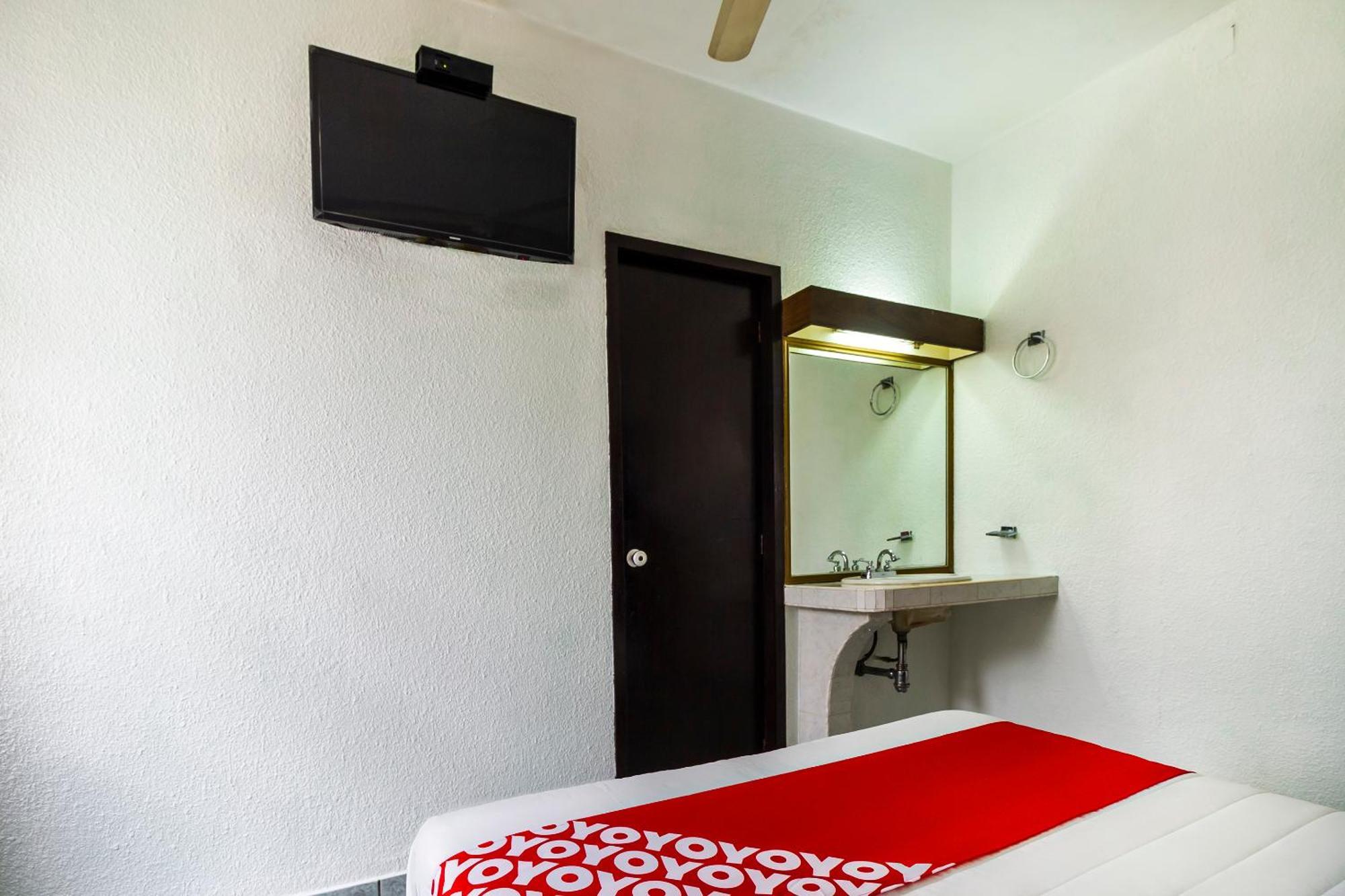 Hotel Canada, غوادالاجارا المظهر الخارجي الصورة